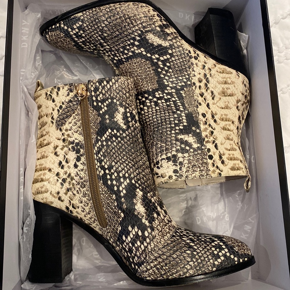 DKNY Houston Leather Ankle Boots